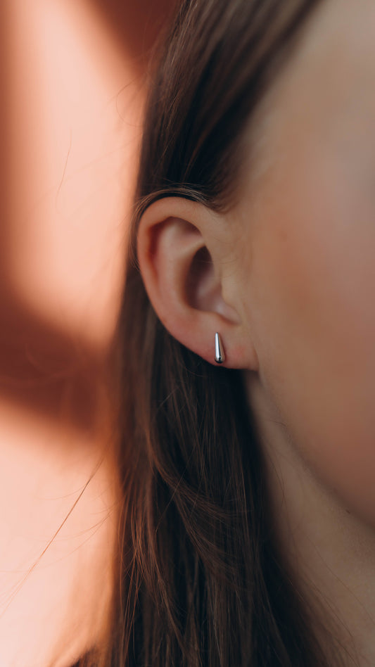 Ohrstecker silbener Tropfen